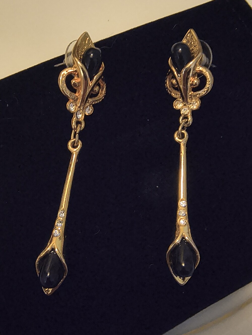 Vtg 80s 90s Art Nouveau Revival Bold Gold Plated Jet Black Dangle Earrings - Picture 4 of 6